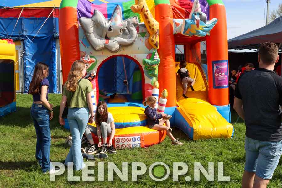 Publiek    Bezoekers (25)